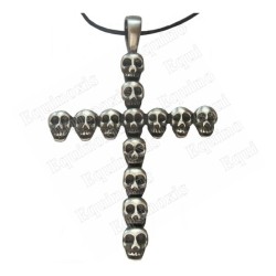 Pendentif gothique – Croix avec crânes