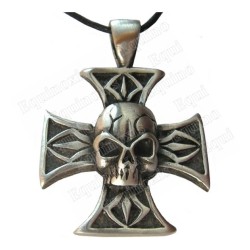 Pendentif gothique – Croix templière avec crâne